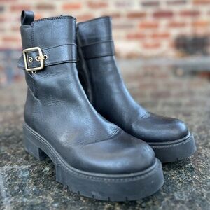 COACH Lacey Black Leather Bootie Zip Logo Ankle Boot Platform Lug Sole Size 7B